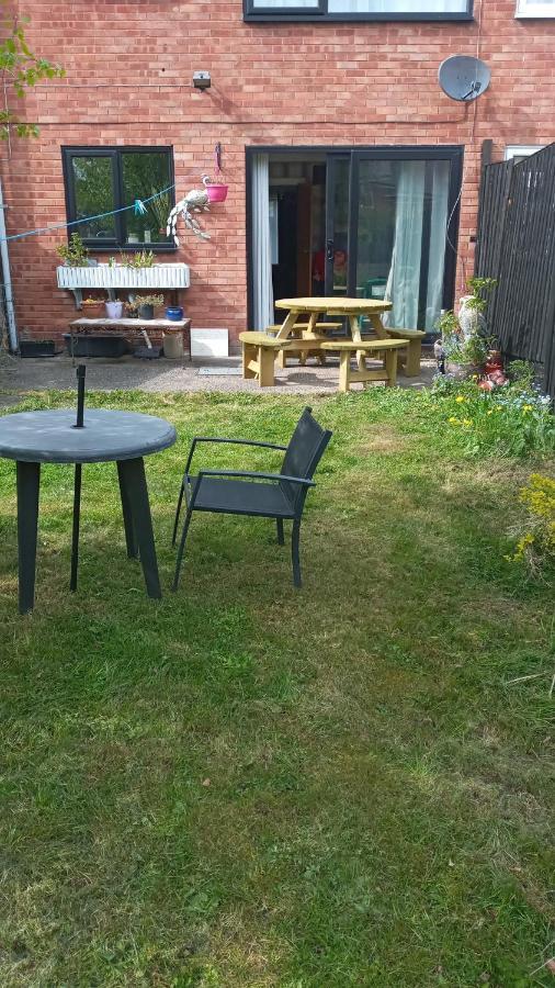 Summerhill, Wrexham - Key Worker Friendly 外观 照片
