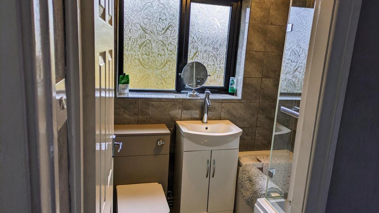 Summerhill, Wrexham - Key Worker Friendly 外观 照片